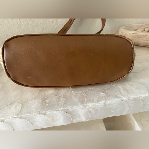 Kenneth Cole Reaction Straw Tan Shoulder Bag - Picture 4 of 4